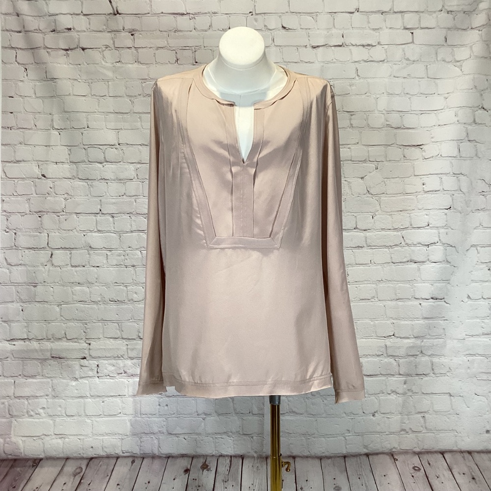 1513. BCBG Pale Pink Long Sleeve Silk V-Neck Tunic EUC Size L
